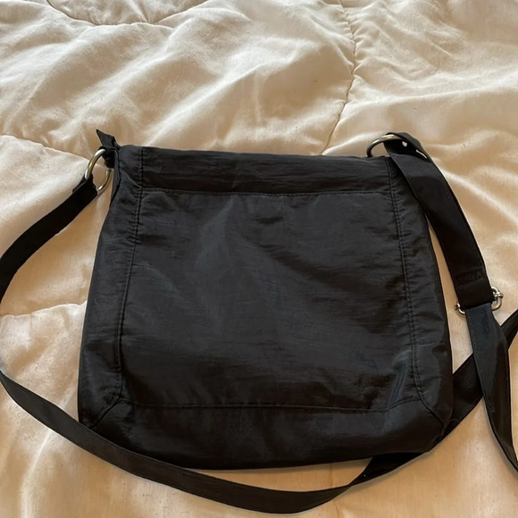 Baggallini crossbody bag Black 6 different compartments w/ flaps/zips/magnets. - Picture 11 of 15